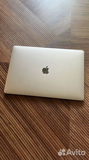 Macbook pro 15 2019 i7