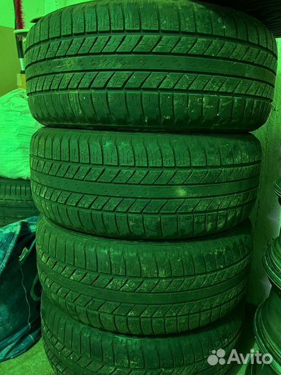 Goodyear Wrangler HP All Weather 255/55 R19 111V