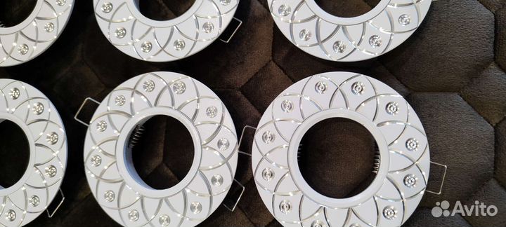 Потолочные точечные светильники