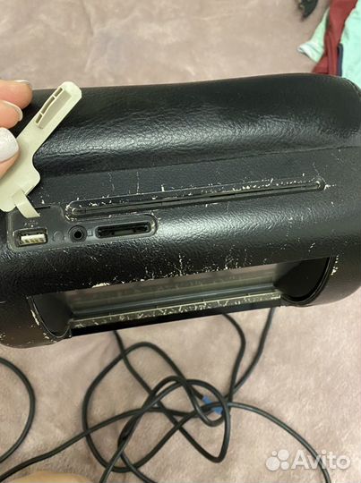 Встроенный монитор macrom в подголовник