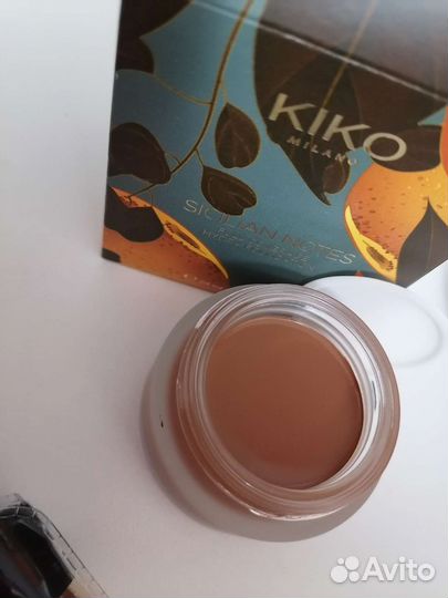 Тональный крем с кистью Kiko sicilian notes, 08