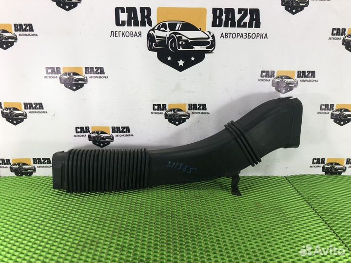 Патрубок воздушного фильтра BMW 5