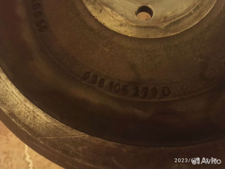 Маховик с корзиной 038105273D