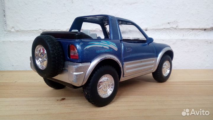 Toyota RAV4 Kinsmart 1/32 (2 штуки)