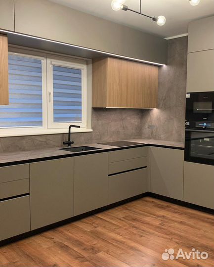 Кухня в потолок