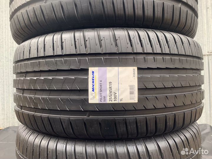 Michelin Pilot Sport 4 SUV 255/45 R19