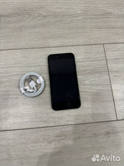 iPhone 7, 32 ГБ