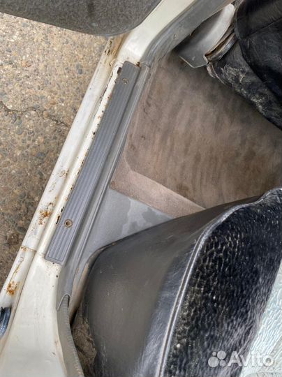 Накладки порогов внутренние Nissan Sunny B11