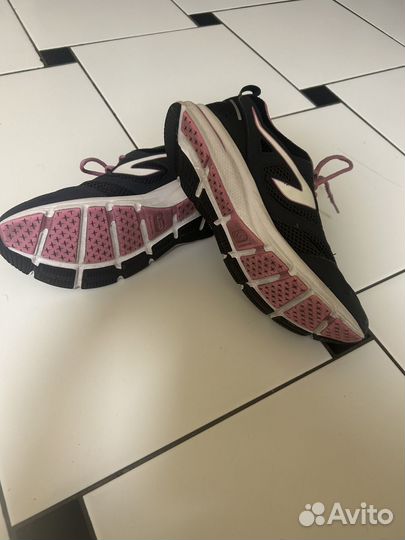 Беговые кроссовки