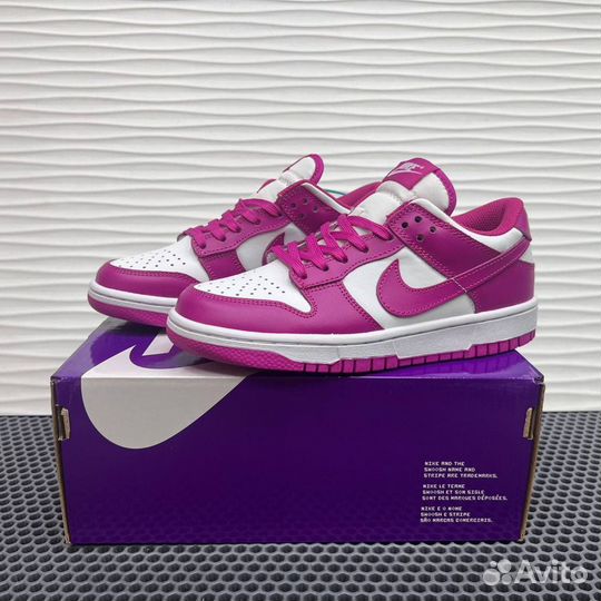 Кроссовки Nike SB Dunk Low