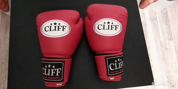 Боксерские перчатки