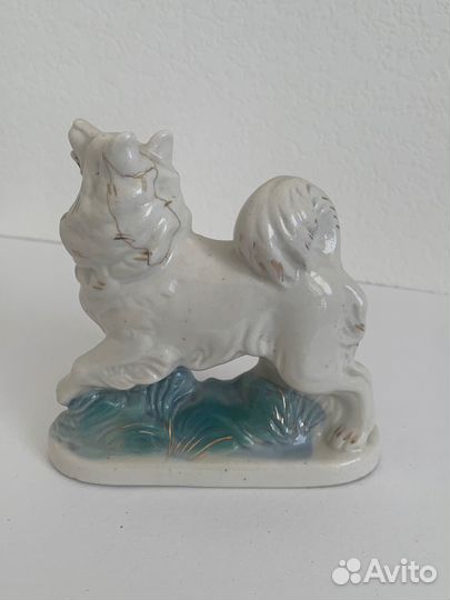 Статуэтка фарфор собака