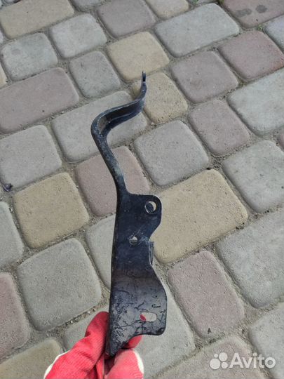 Кронштейн фары правый Mercedes E-Class W212 2009