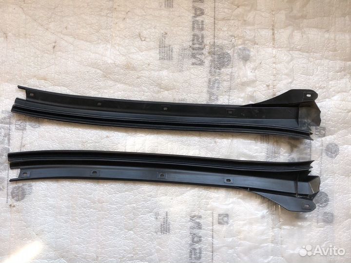 Молдинг лобового стекла Tahoe 2006-2014 Escalade