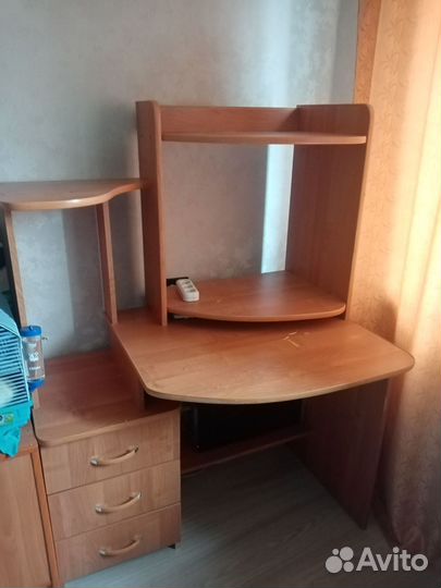 Компьютерный стол