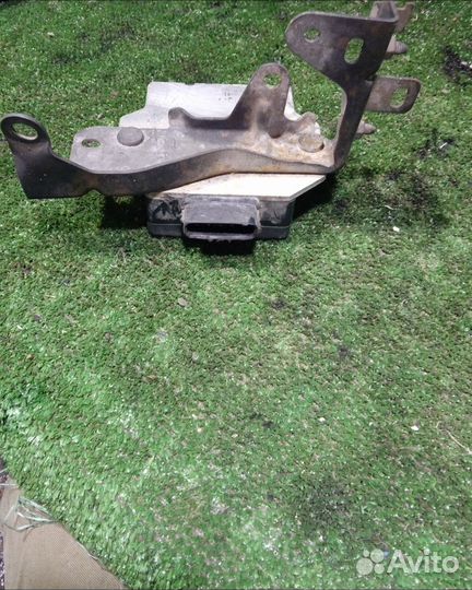 Реле топливного насоса Mazda 626