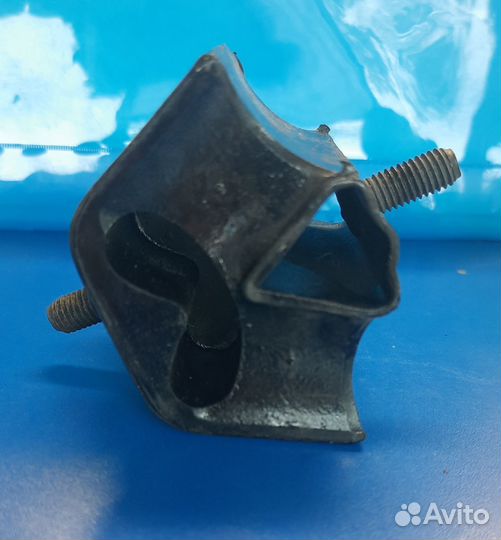 Опора двигателя Audi 80