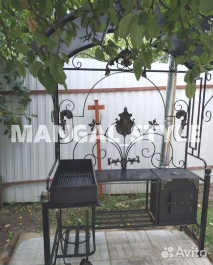 Мангал с крышей