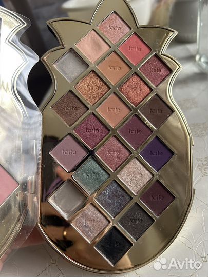 Палитра теней Tarte