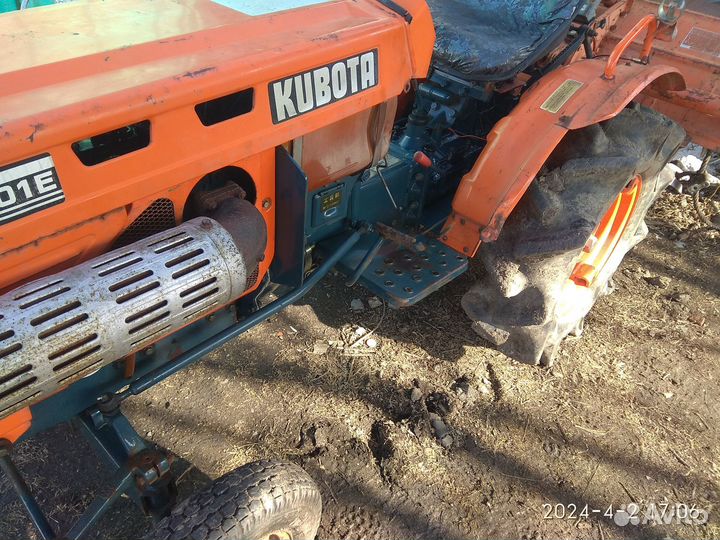 Мини-трактор Kubota B7100, 2002