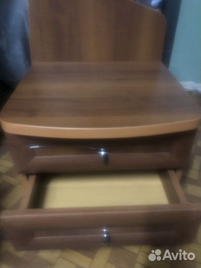 Тумба прикроватная