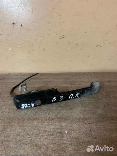 Ручка передняя правая Passat B3