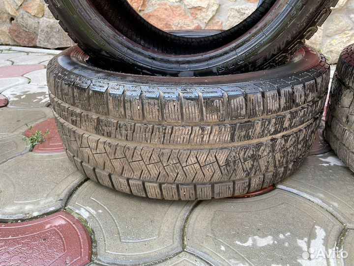 Pirelli Ice Asimmetrico 235/45 R18