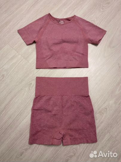 Спортивный костюм женский