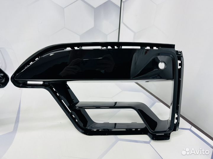 Боковые решетки бампера BMW G30 В Стиле F90 Глянец