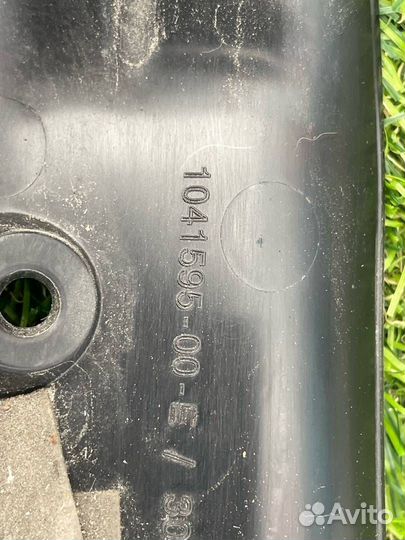 Накладка двери задней правой Tesla Model X 2018