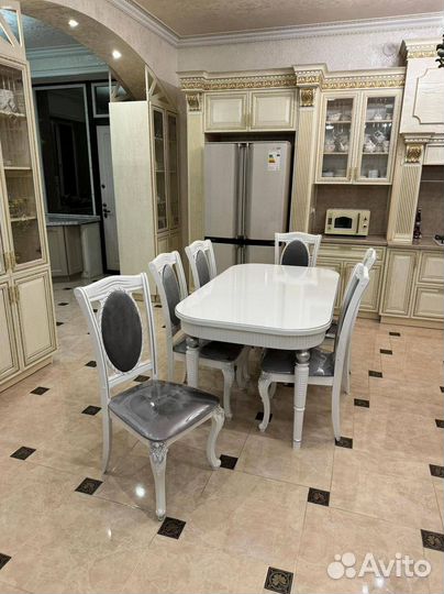 Стол и стулья в гостиную.Оплата при получении