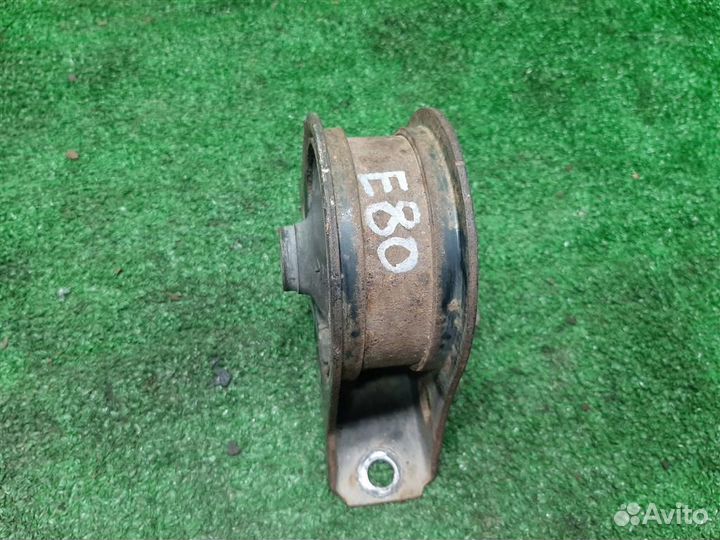 Опора (подушка) двигателя передняя Mitsubishi Gra