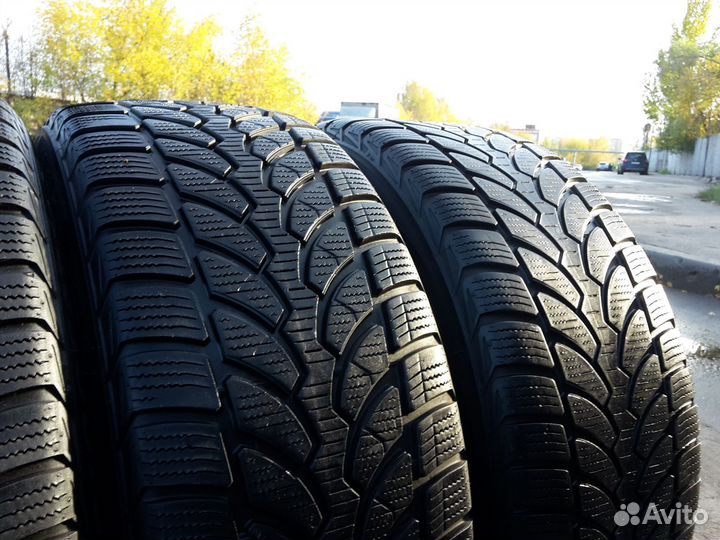 Bridgestone Blizzak LM-32 215/60 R16
