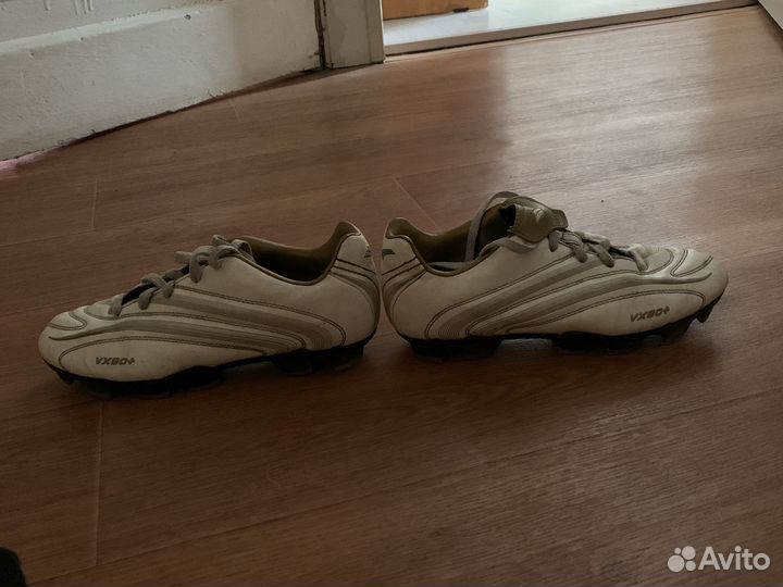 Футбольные бутсы venture