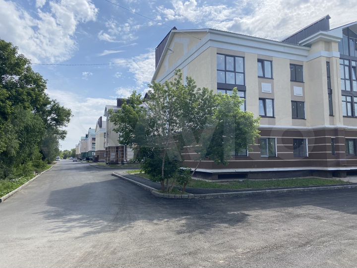 2-к. квартира, 42 м², 1/3 эт.