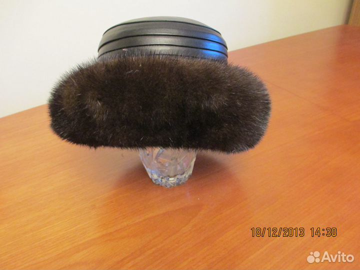 Шапка и берет женские норка с кожей