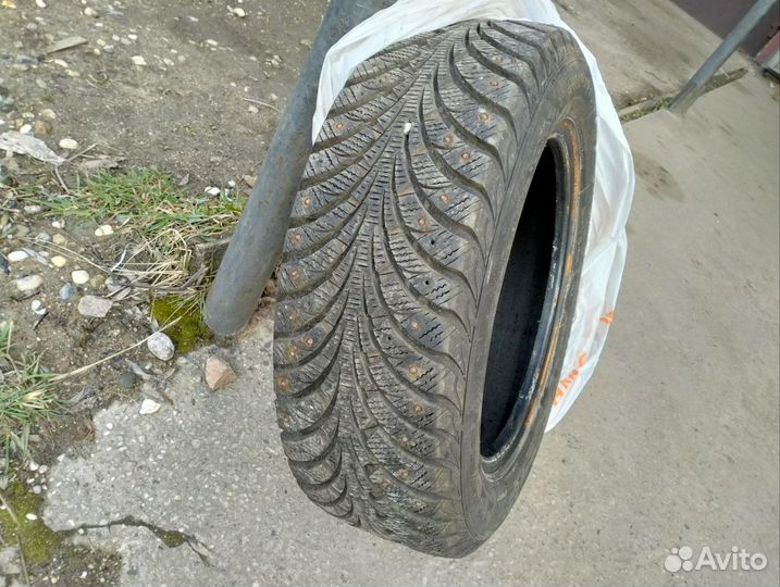 Goodyear UltraGrip Extreme 205/60 R16 70V