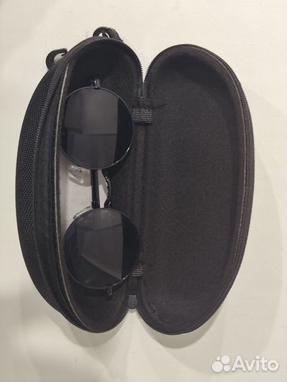 Солнцезащитные очки мужские с футляром на карабине