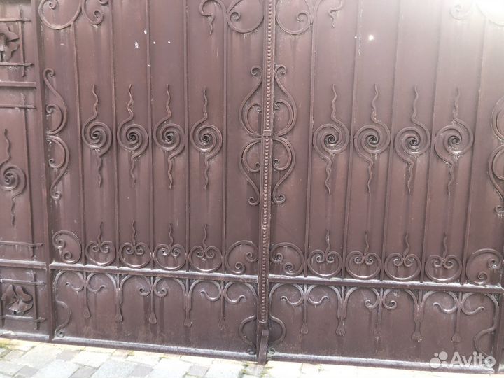 Ворота распашные кованые
