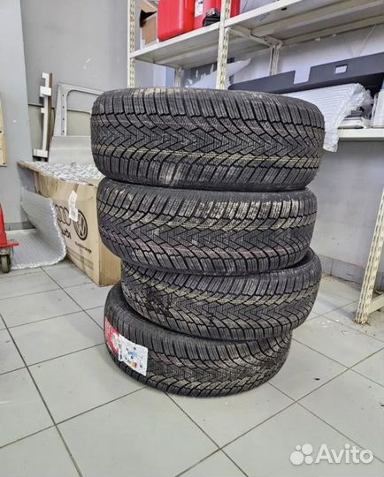 Greenland Catch Snow 215/55 R18 99H