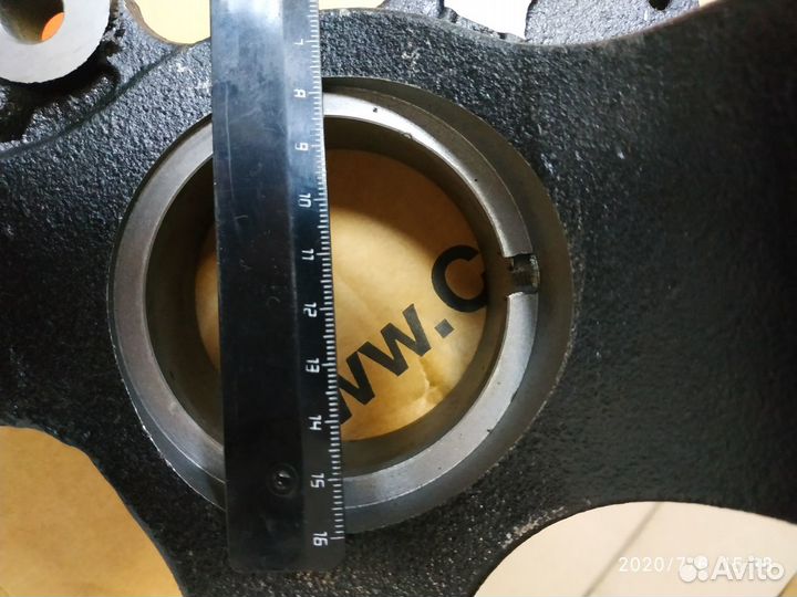 Продам правый поворотный кулак форд фокус.Мазда3