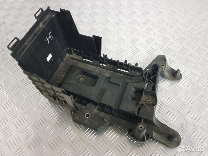 3C0915336 Полка аккумулятора Volkswagen Passat B7