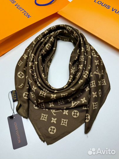 Шарфы платки палантины Louis Vuitton