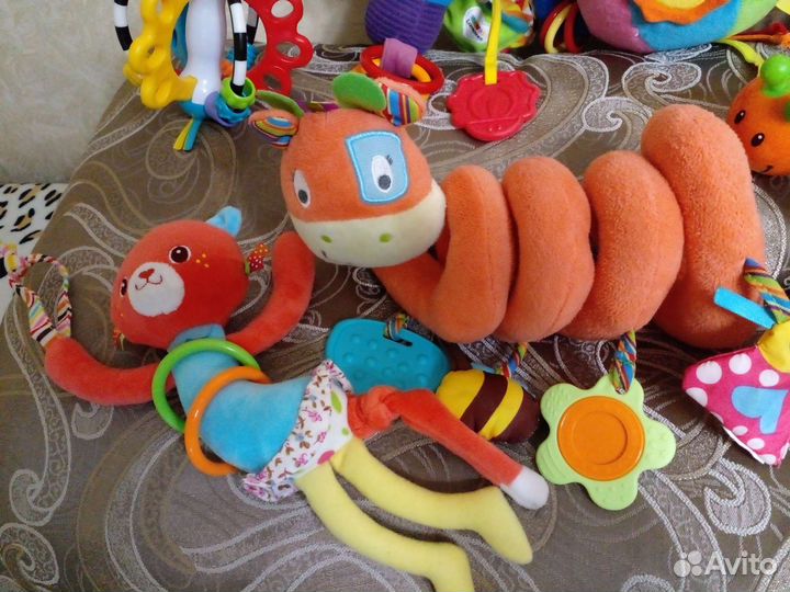 Игрушки развивающие малышам