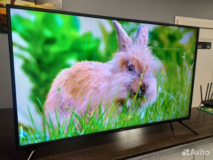 Метровый тонкий яркий Haier, SMART TV, 43