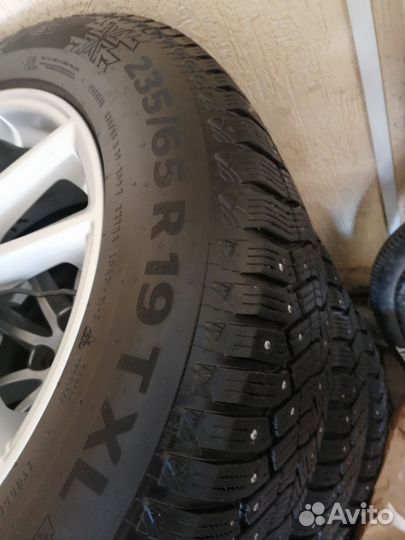 Continental IceContact 2 235/65 R19