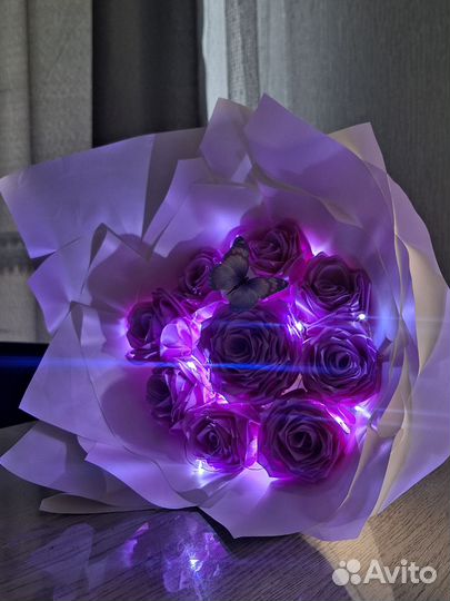 Букет из атласных роз