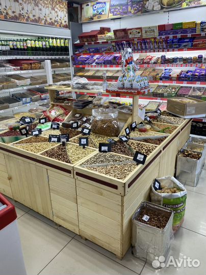 Сотрудник в магазин