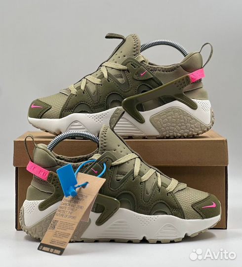 Кроссовки женские Nike Air Huarache Craft