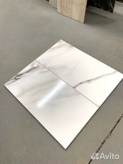 Плитка керамическая под мрамор 25х50